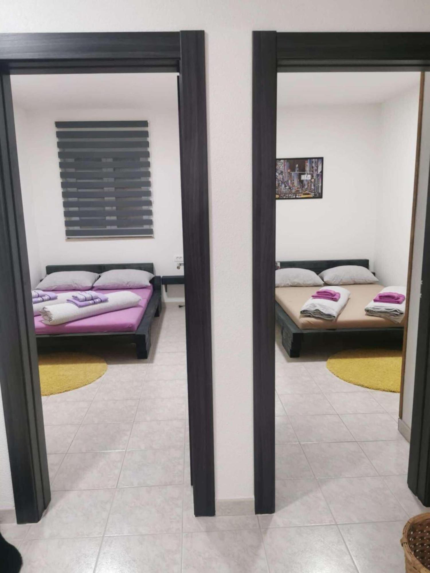 Guesthouse Nadia Сень Екстер'єр фото